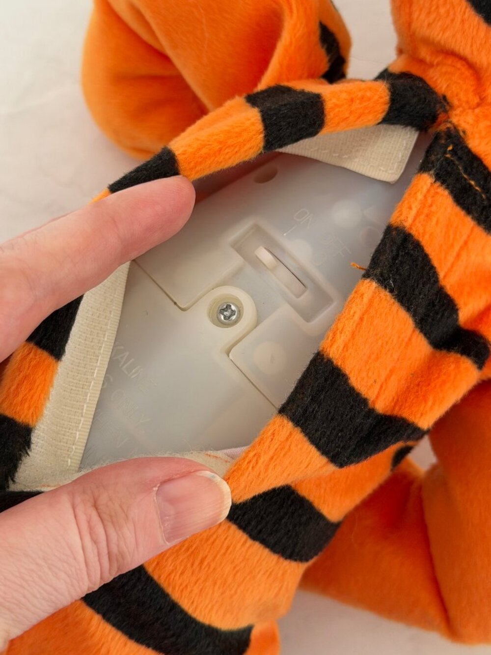 Vintage Disney Tigger Talking Plush Winnie Pooh Mattel 1998 Stuffed Animal Toy - Picture 14 of 14